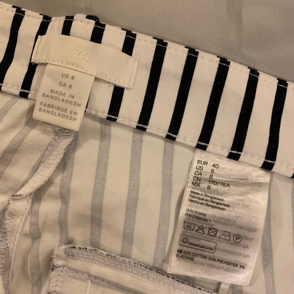 H&M white/navy pinstriped stretchy flat front slacks size 8 (fits like a 5) - Picture 6 of 9